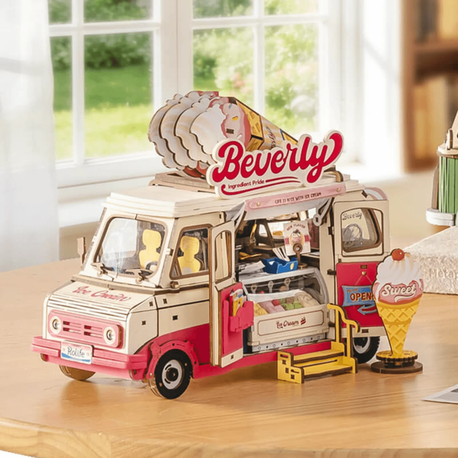 Beverly's Ice Cream Truck - Image 6