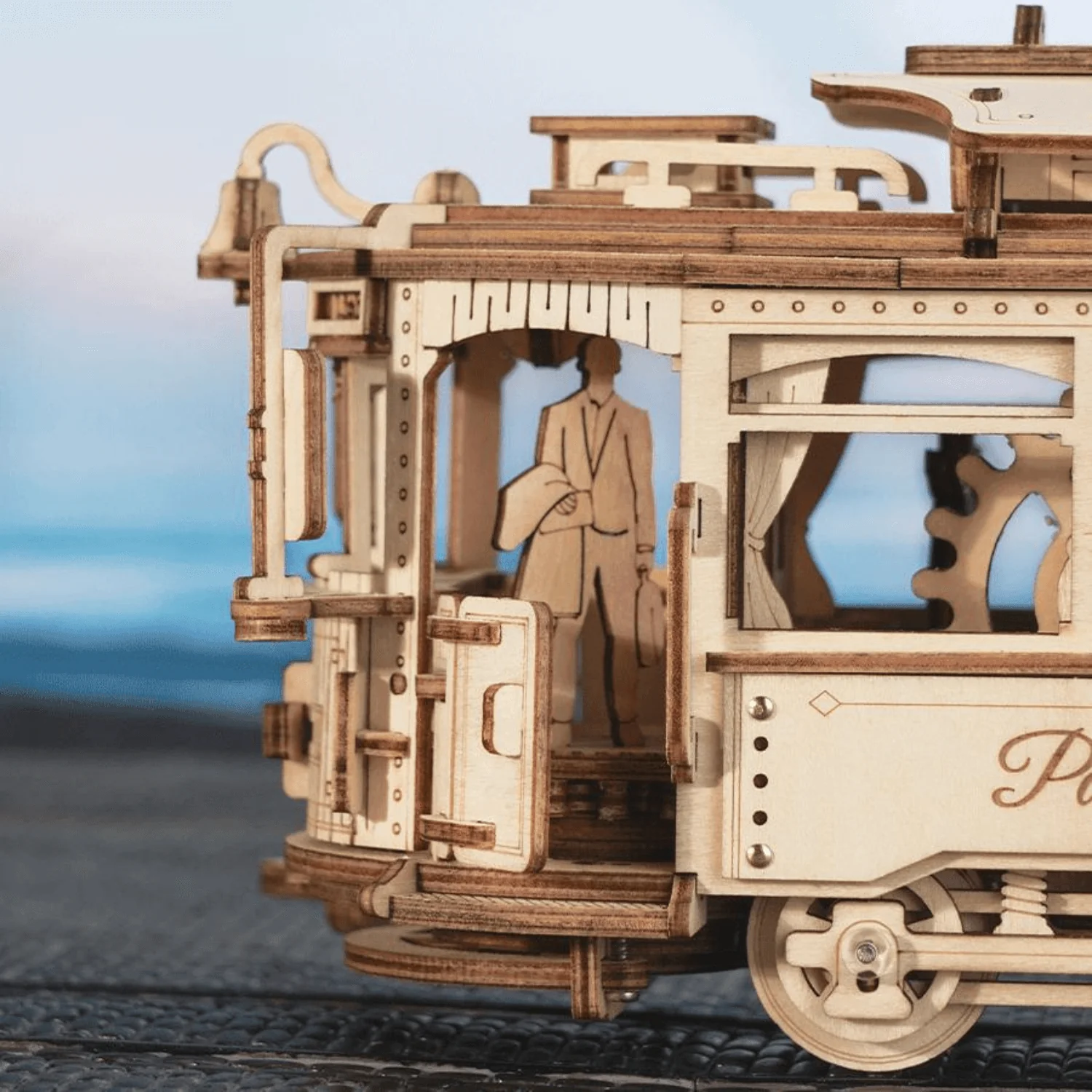 Classic City Tramcar - Image 5