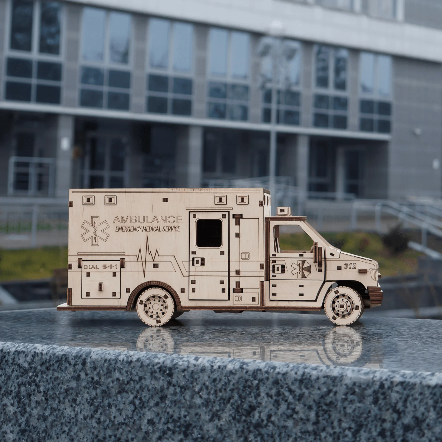 Krankenwagen - Image 4