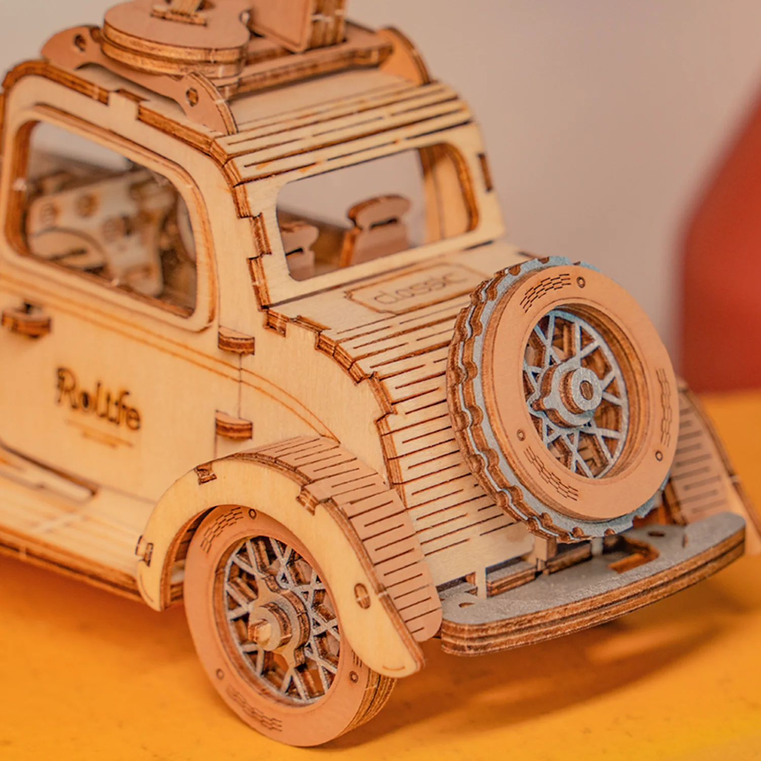 Vintage Auto mit Gitarre - Image 7
