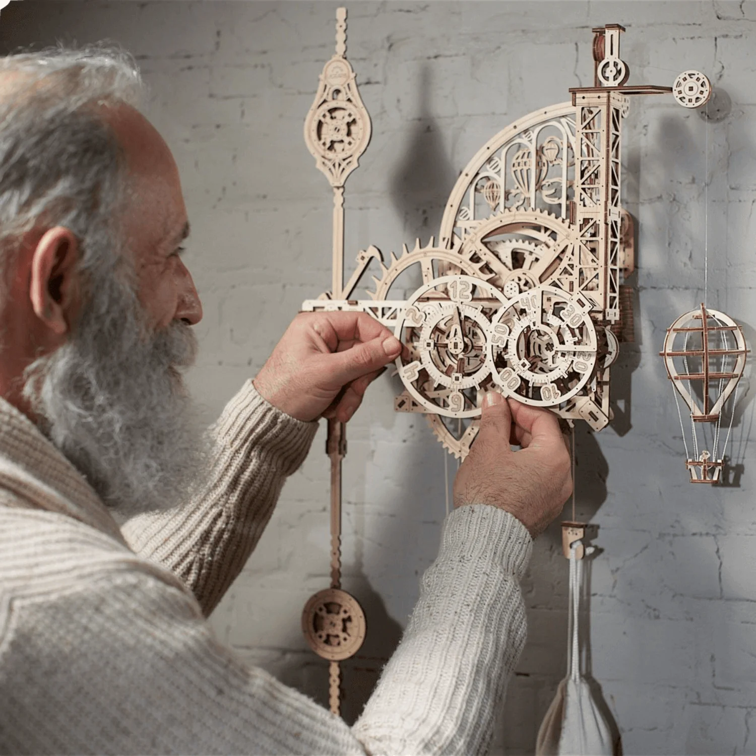 Aero Wanduhr mit Pendel - Image 3