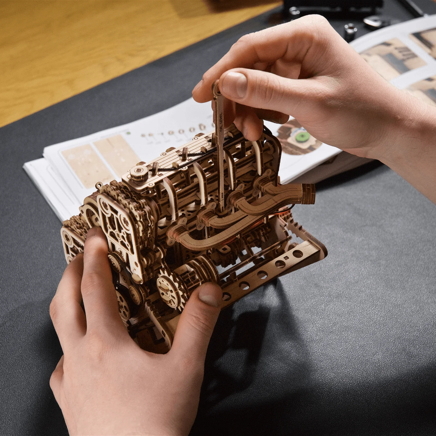 V8-Motor Maßstab 1:6 - Image 10